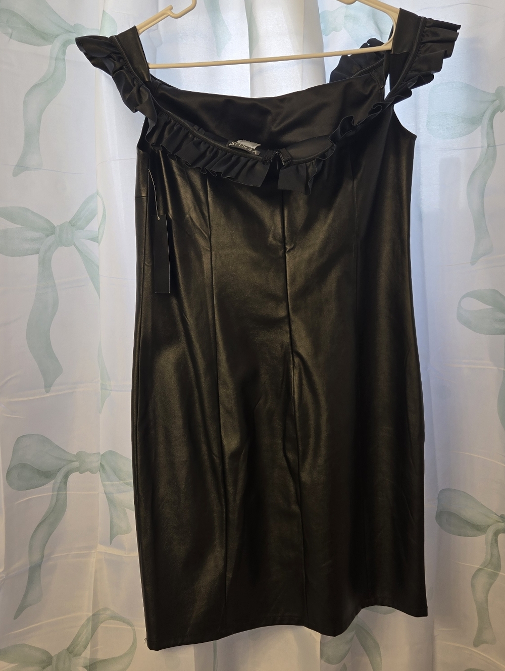 NWT Venus Off-Shoulder Black Faux Leather Ruffle Dress Size 12 Or L / XL Stretch - Picture 4 of 6